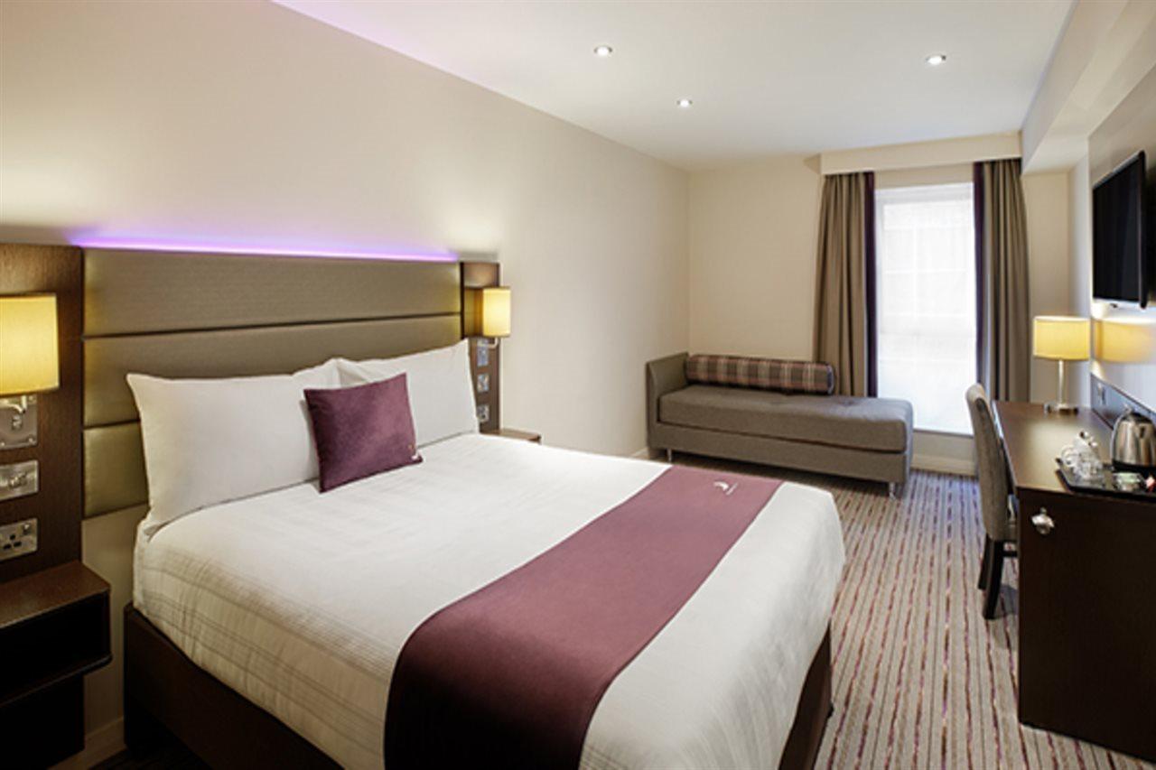 Premier Inn Premier Inn バグショット エクステリア 写真