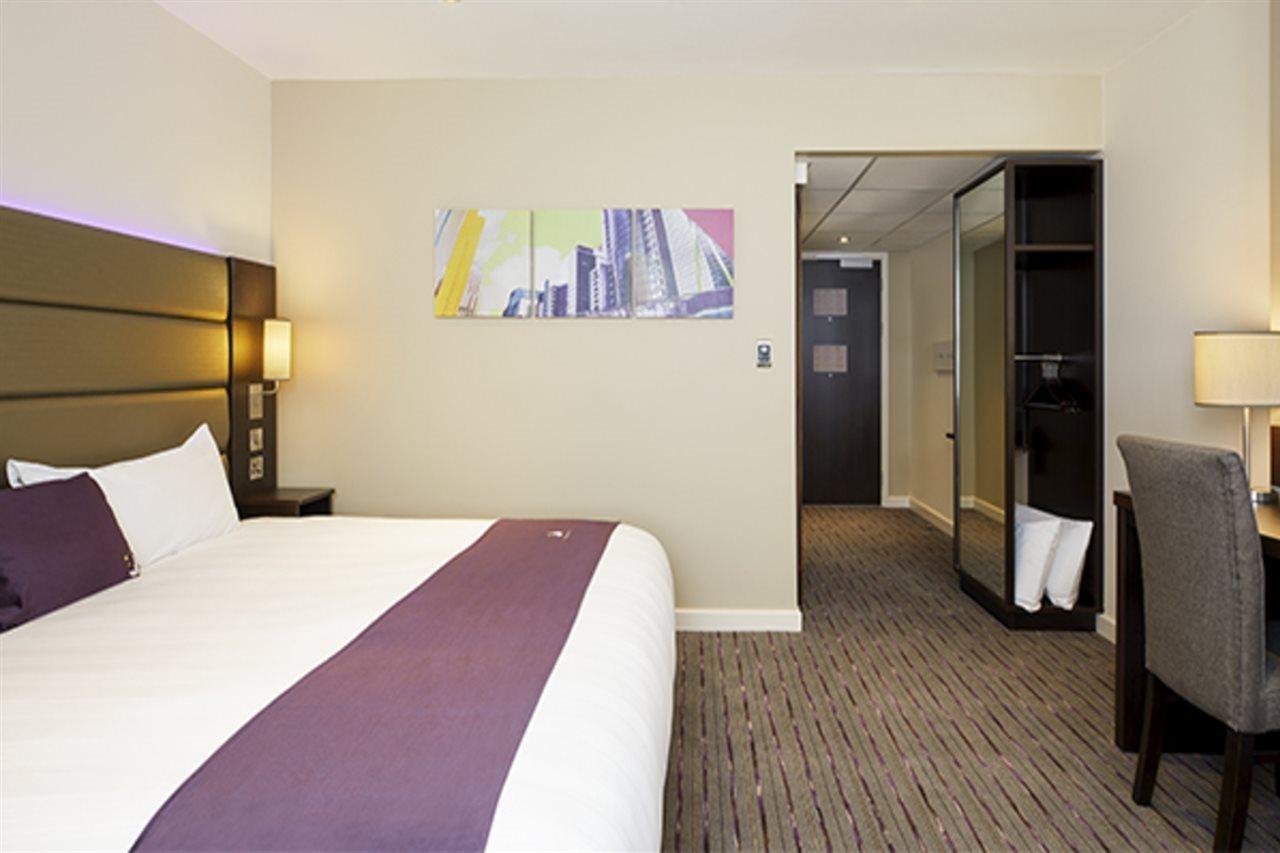 Premier Inn Premier Inn バグショット エクステリア 写真