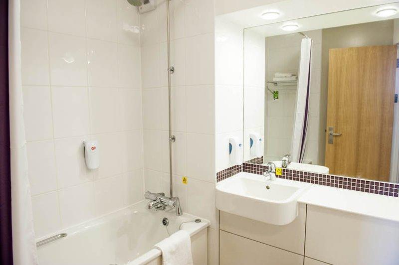 Premier Inn Premier Inn バグショット エクステリア 写真