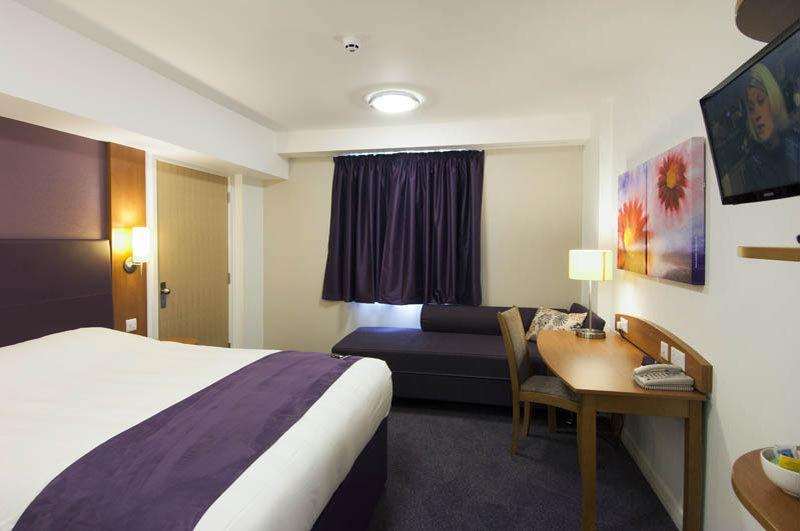 Premier Inn Premier Inn バグショット エクステリア 写真